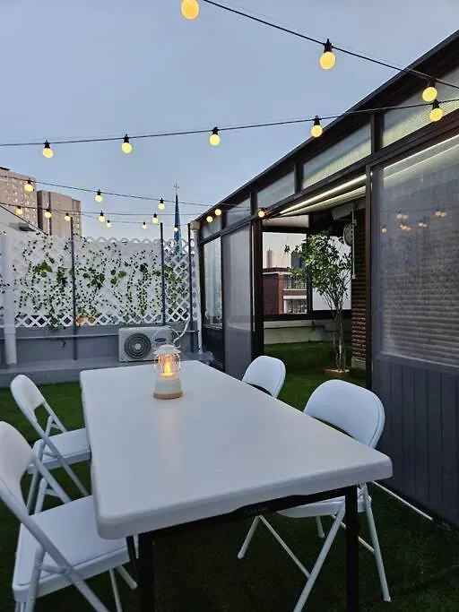 Villa Yongsan Cozy Castle With Rooftop Garden For Families Séoul
